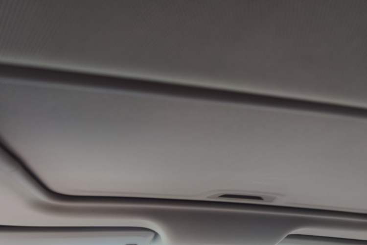 Used Buick GT 2019 15T Dual-Clutch Connected Elite Model China VI Headliner