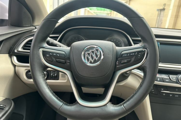 Used Buick GT 2019 15T Dual-Clutch Connected Elite Model China VI Interior 1