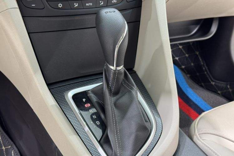 Used Buick GT 2019 15T Dual-Clutch Connected Elite Model China VI Interior 12