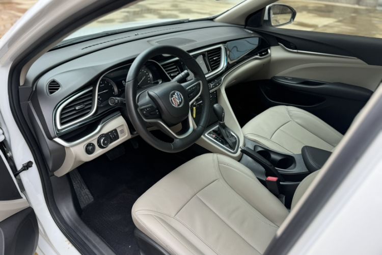 Used Buick GT 2019 15T Dual-Clutch Connected Elite Model China VI Interior 2