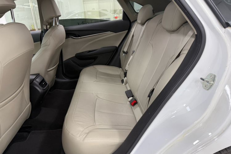 Used Buick GT 2019 15T Dual-Clutch Connected Elite Model China VI Interior 2