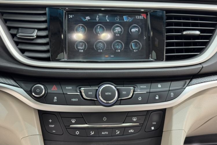Used Buick GT 2019 15T Dual-Clutch Connected Elite Model China VI Interior 2