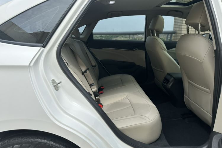 Used Buick GT 2019 15T Dual-Clutch Connected Elite Model China VI Interior 3