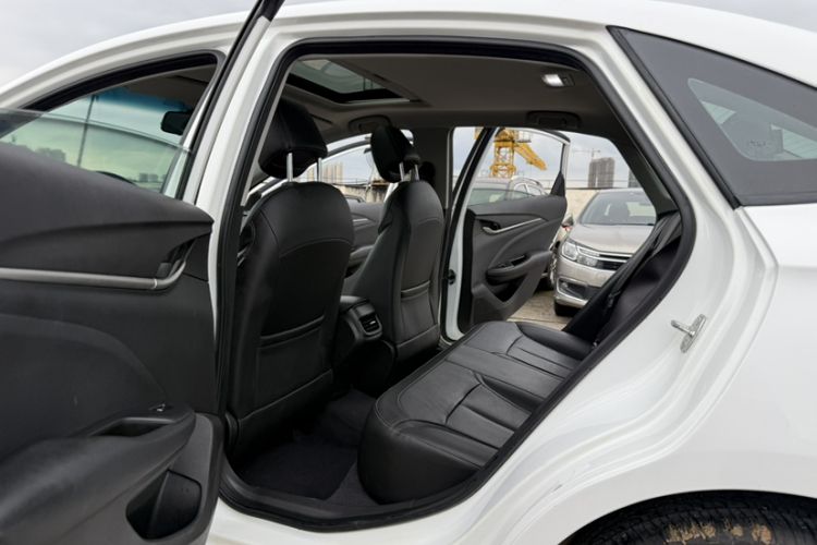 Used Buick GT 2019 18T Automatic Connected Elite Model China VI Standard Interior 3