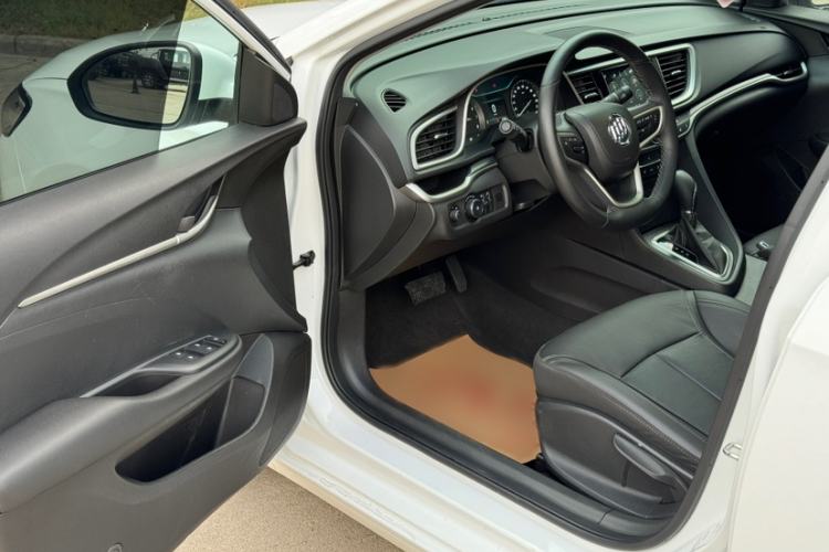 Used Buick GT 2019 18T Automatic Connected Elite Model China VI Standard Interior 3