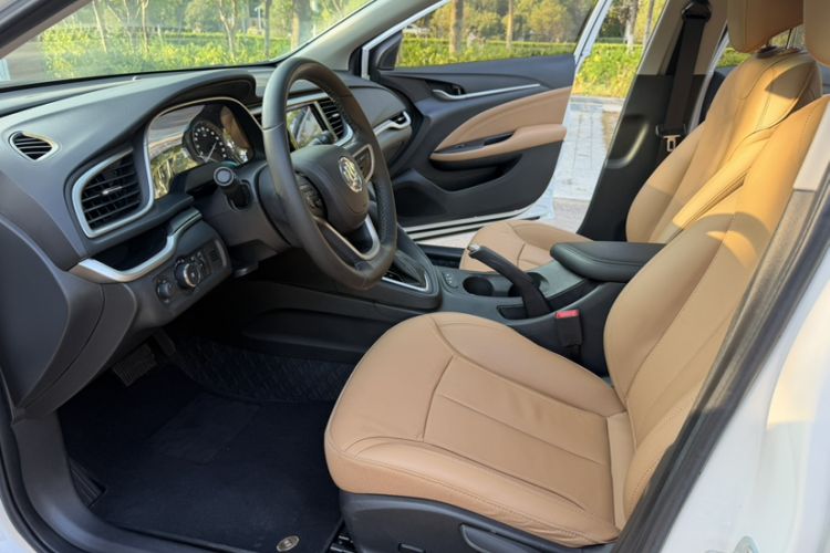 Used Buick GT 2019 18T Automatic Connected Flagship Version China VI Standard Interior 3