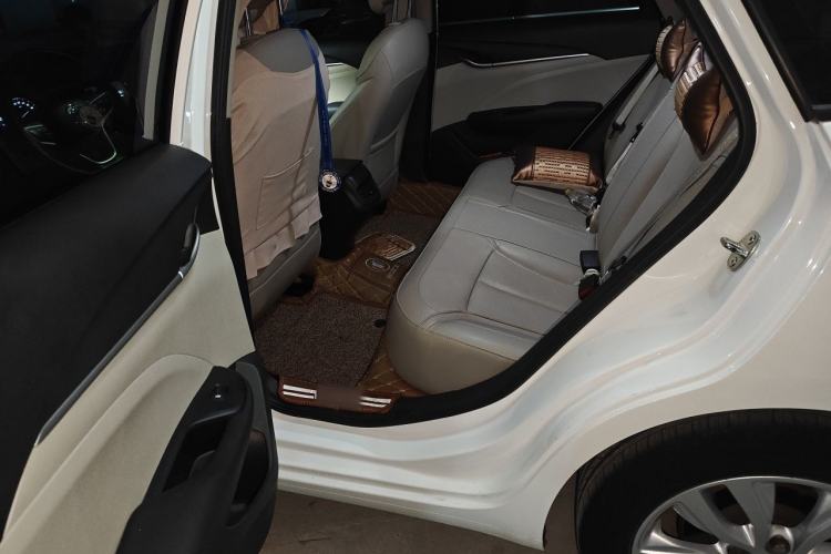 Used Buick GT 2019 15T Dual-Clutch Connected Elite Model China VI Interior 4