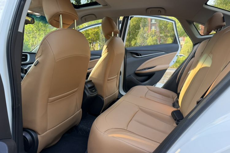 Used Buick GT 2019 18T Automatic Connected Flagship Version China VI Standard Interior 4