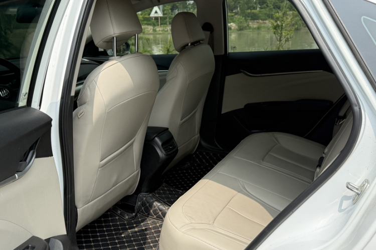 Used Buick GT 2019 15T Dual-Clutch Connected Elite Model China VI Interior 5