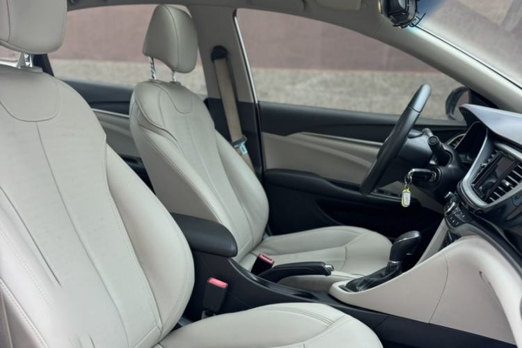 Used Buick GT 2019 15T Dual-Clutch Connected Elite Model China VI Interior 5