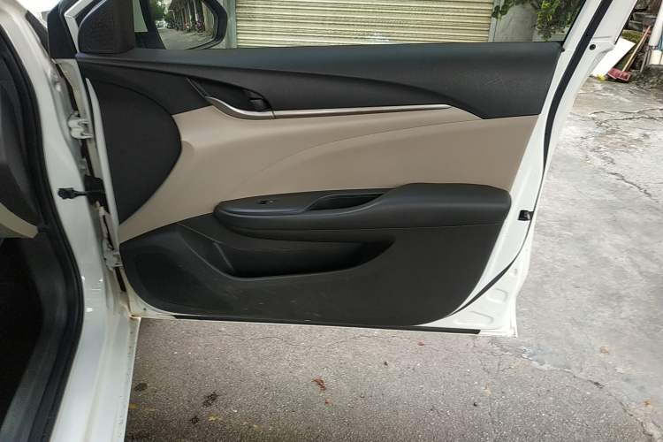 Used Buick GT 2019 15T Dual-Clutch Advanced Version China VI Standard Interior 5