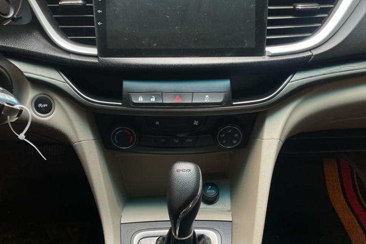 Used Buick GT 2019 15T Dual-Clutch Advanced Version China VI Standard Interior 6