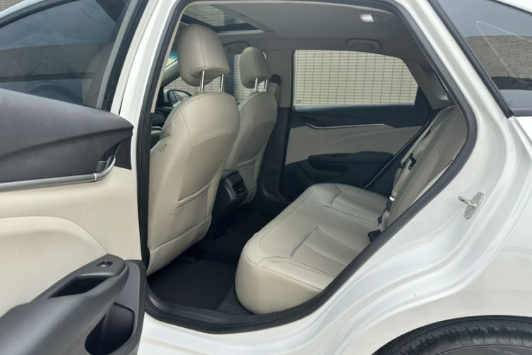 Used Buick GT 2019 15T Dual-Clutch Connected Elite Model China VI Interior 7