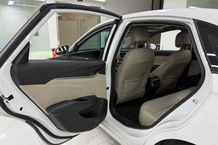 Used Buick GT 2019 15T Dual-Clutch Connected Elite Model China VI Interior 7