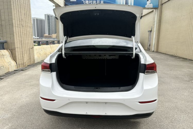 Used Buick GT 2019 15T Dual-Clutch Connected Elite Model China VI Interior 9
