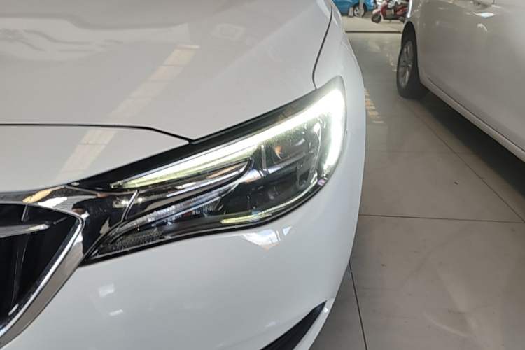 Used Buick GT 2019 15T Dual-Clutch Connected Elite Version China V Standard Left Front Headlight