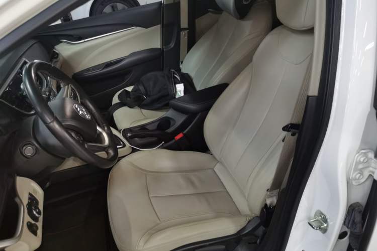 Used Buick GT 2019 15T Dual-Clutch Connected Elite Model China VI Left Front Seat