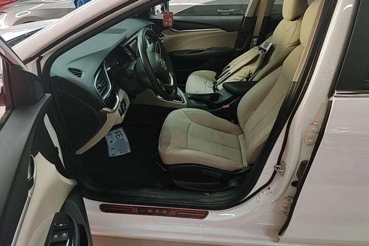 Used Buick GT 2019 15T Dual-Clutch Connected Elite Model China VI Left Front Seat