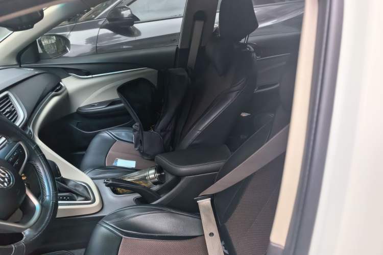 Used Buick GT 2019 15T Dual-Clutch Connected Elite Model China VI Left Front Seat