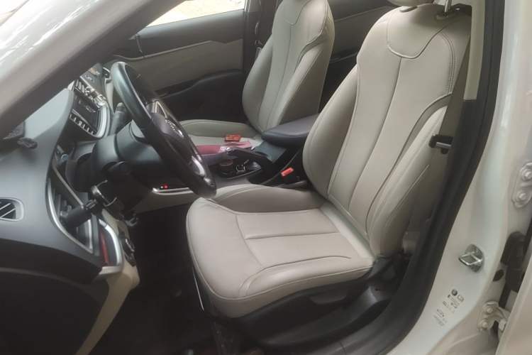 Used Buick GT 2019 15T Dual-Clutch Connected Elite Model China VI Left Front Seat