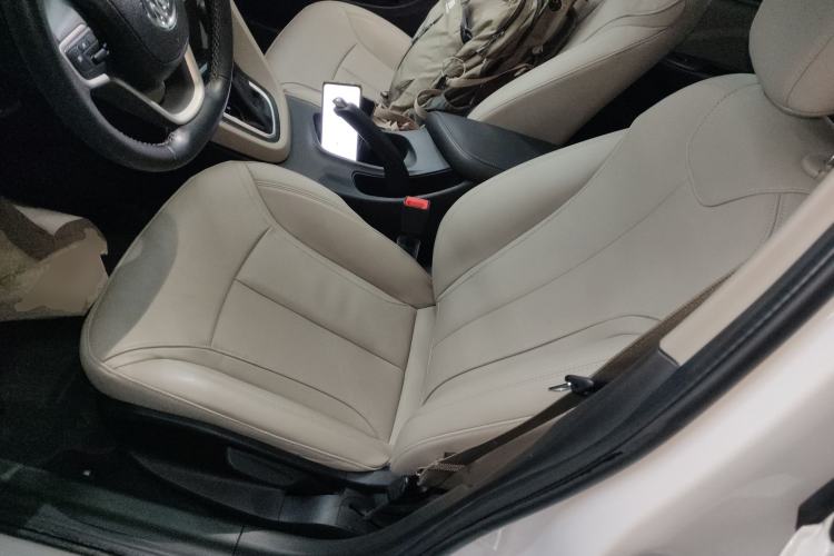Used Buick GT 2019 15T Dual-Clutch Connected Elite Model China VI Left Front Seat