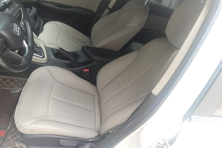 Used Buick GT 2019 15T Dual-Clutch Connected Elite Model China VI Left Front Seat