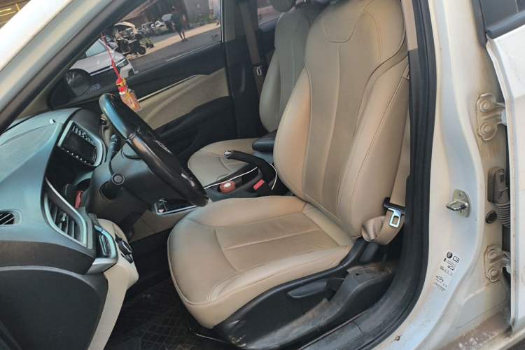 Used Buick GT 2019 15T Dual-Clutch Connected Elite Model China VI Left Front Seat