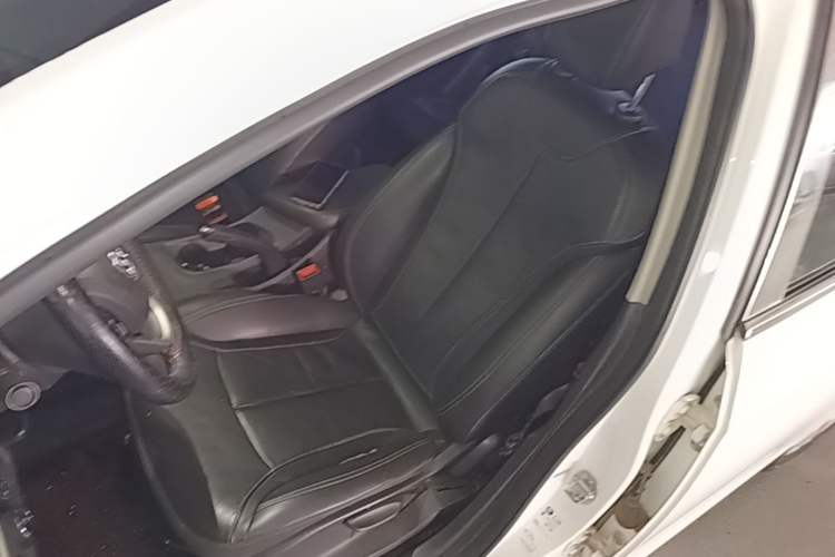 Used Buick GT 2019 18T Automatic Connected Elite Model China VI Standard Left Front Seat