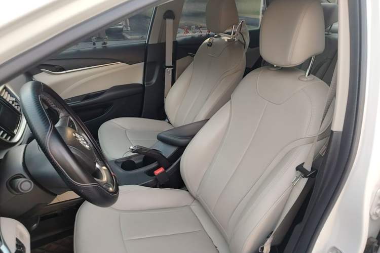 Used Buick GT 2019 15T Dual-Clutch Connected Elite Model China VI Left Front Seat