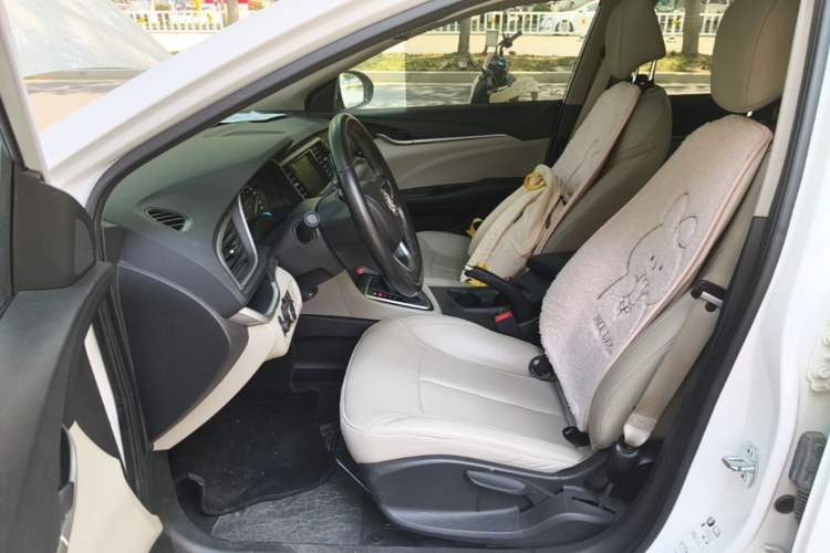Used Buick GT 2019 15T Dual-Clutch Connected Elite Model China VI Left Front Seat