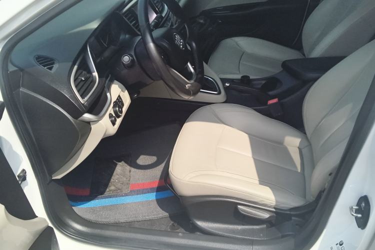 Used Buick GT 2019 15T Dual-Clutch Connected Elite Model China VI Left Front Seat