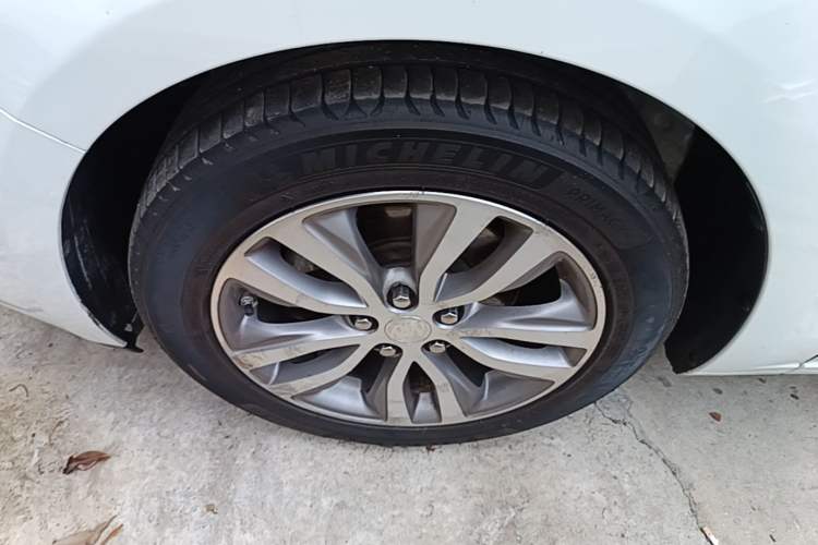 Used Buick GT 2019 18T Automatic Connected Elite Model China VI Standard Left Front Wheel Hub