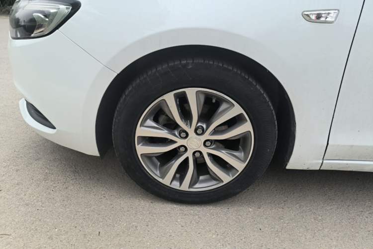 Used Buick GT 2019 18T Automatic Connected Elite Model China VI Standard Left Front Wheel Hub