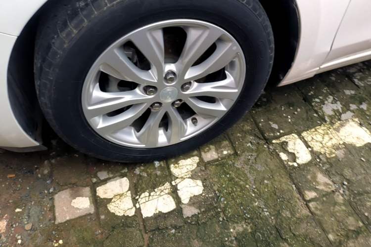 Used Buick GT 2019 15T Dual-Clutch Connected Elite Model China VI Left Front Wheel Hub