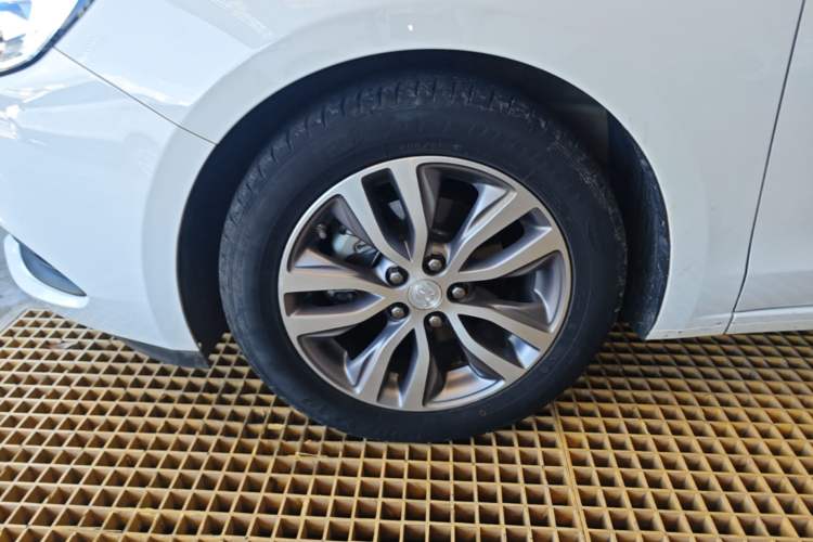 Used Buick GT 2019 18T Automatic Connected Elite Model China VI Standard Left Front Wheel Hub