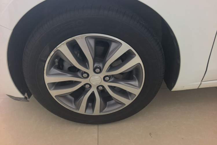 Used Buick GT 2019 18T Automatic Connected Elite Model China VI Standard Left Front Wheel Hub