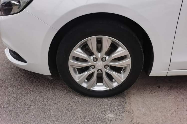 Used Buick GT 2019 15T Dual-Clutch Connected Elite Version China V Standard Left Front Wheel Hub