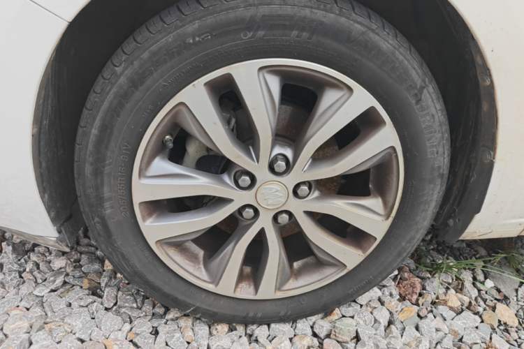 Used Buick GT 2019 18T Automatic Connected Elite Model China VI Standard Left Front Wheel Hub
