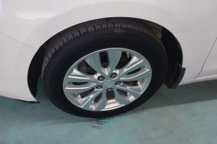 Used Buick GT 2019 15T Dual-Clutch Connected Elite Model China VI Left Front Wheel Hub