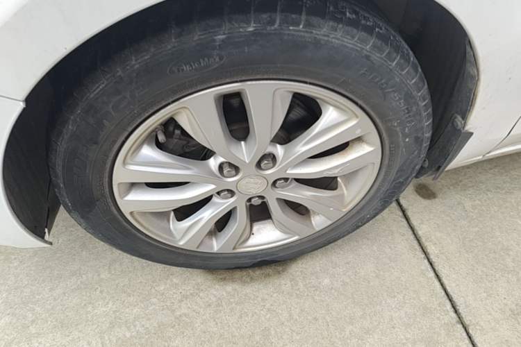 Used Buick GT 2019 15T Dual-Clutch Connected Elite Model China VI Left Front Wheel Hub