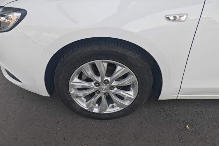 Used Buick GT 2019 15T Dual-Clutch Connected Elite Model China VI Left Front Wheel Hub