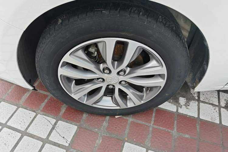 Used Buick GT 2019 18T Automatic Connected Elite Model China VI Standard Left Front Wheel Hub