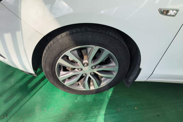 Used Buick GT 2019 18T Automatic Connected Elite Model China V Standard Left Front Wheel Hub