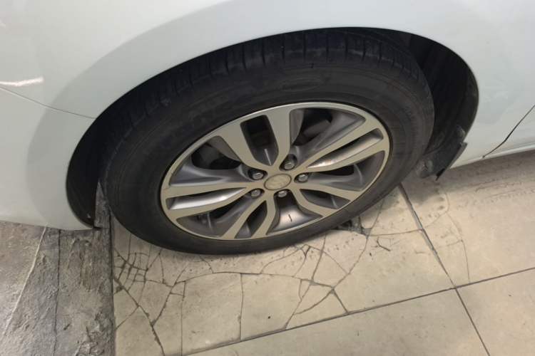 Used Buick GT 2019 18T Automatic Connected Elite Model China VI Standard Left Front Wheel Hub