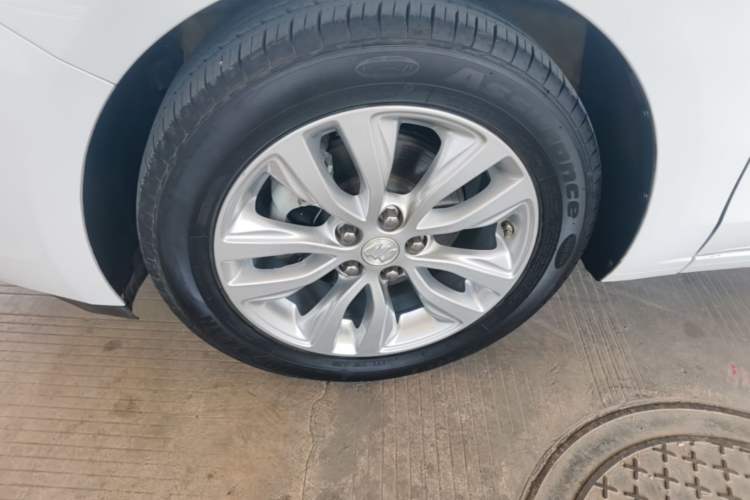 Used Buick GT 2019 15T Dual-Clutch Connected Elite Model China VI Left Front Wheel Hub