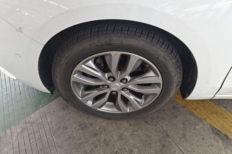 Used Buick GT 2019 18T Automatic Connected Flagship Version China V Standard Left Front Wheel Hub