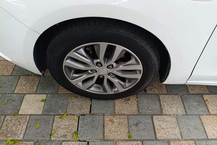 Used Buick GT 2019 18T Automatic Connected Elite Model China VI Standard Left Front Wheel Hub