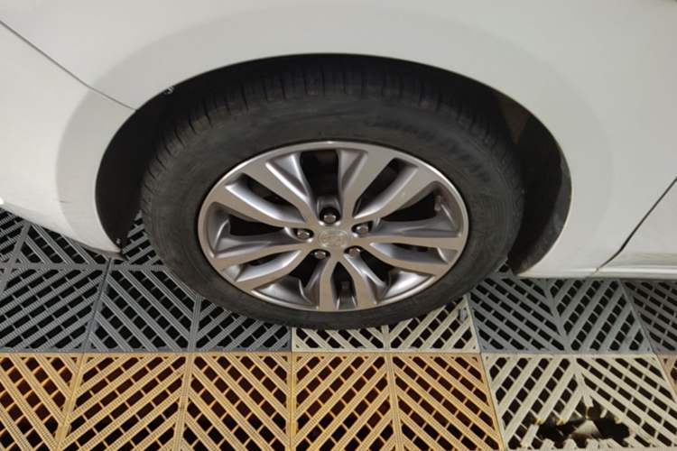 Used Buick GT 2019 18T Automatic Connected Elite Model China VI Standard Left Front Wheel Hub