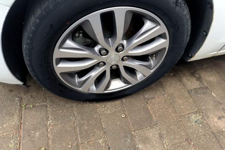 Used Buick GT 2019 18T Automatic Connected Elite Model China VI Standard Left Front Wheel Hub