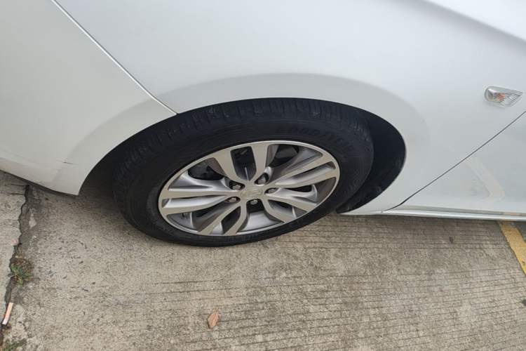 Used Buick GT 2019 18T Automatic Connected Elite Model China VI Standard Left Front Wheel Hub